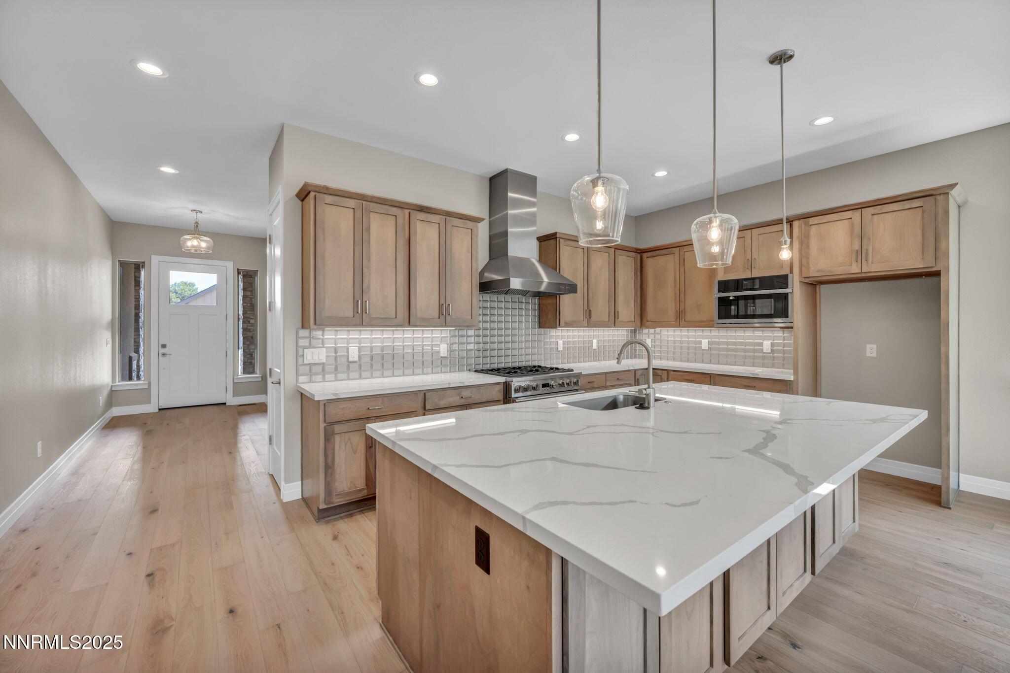 Image 3: 22-web-or-mls-3863-cambria-lp