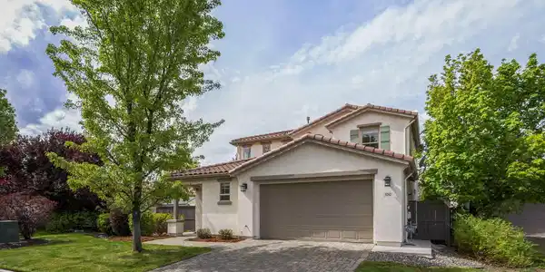 450 Roseben Court