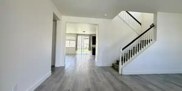 Image 4: 4