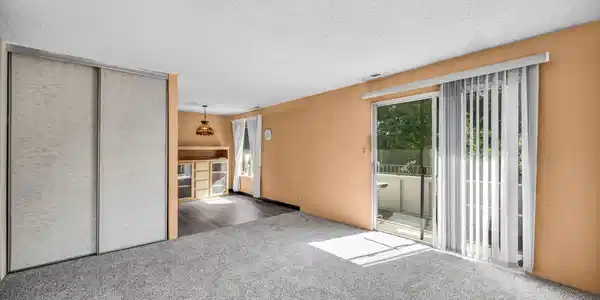 Image 3: 19-web-or-mls-400-s-saliman-rd-apt-86