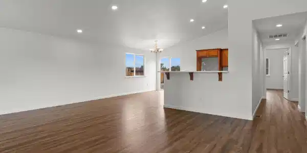Image 4: 06-48 Conner Way-105