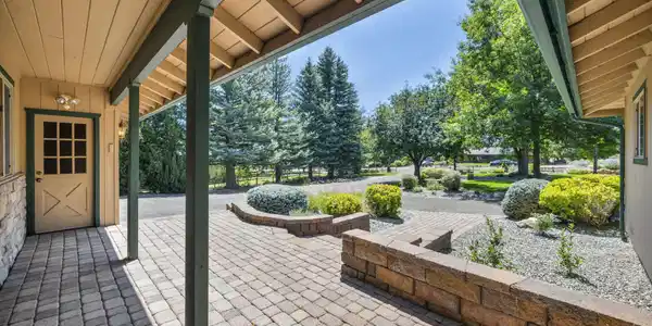 Image 4: 11-web-or-mls-274-beverly-way