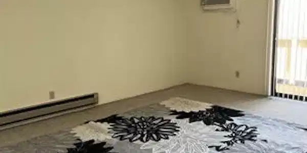 Image 3: 3