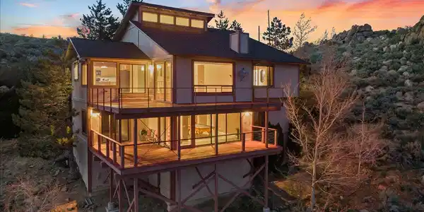 580 Duck Hill Road
