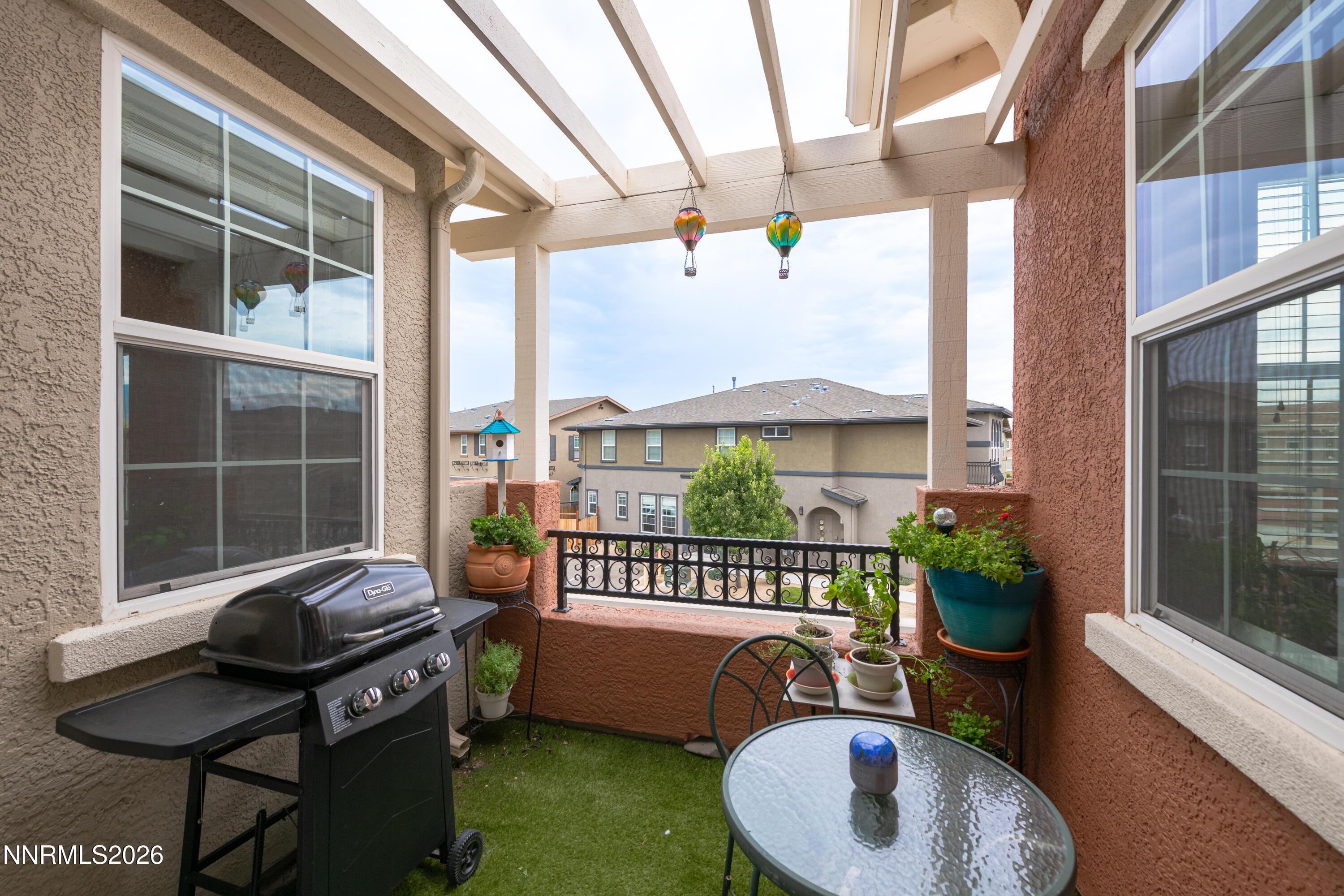 Image 3: Balcony