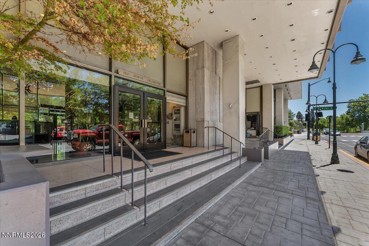 Image 2: 05-100 N Arlington Ave Unit 15C Reno NV