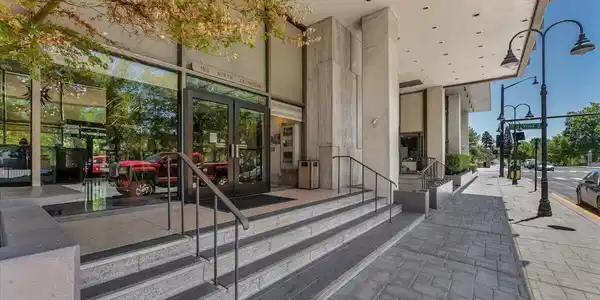 Image 2: 05-100 N Arlington Ave Unit 15C Reno NV