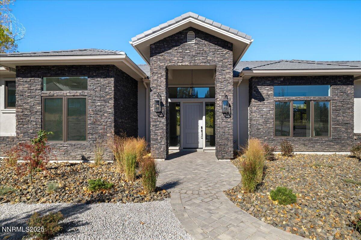 Image 4: Exterior