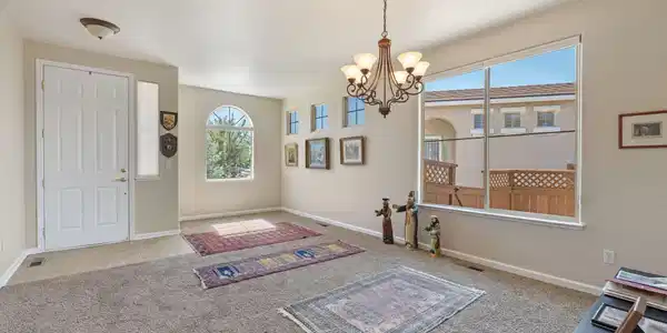 Image 3: Living Room