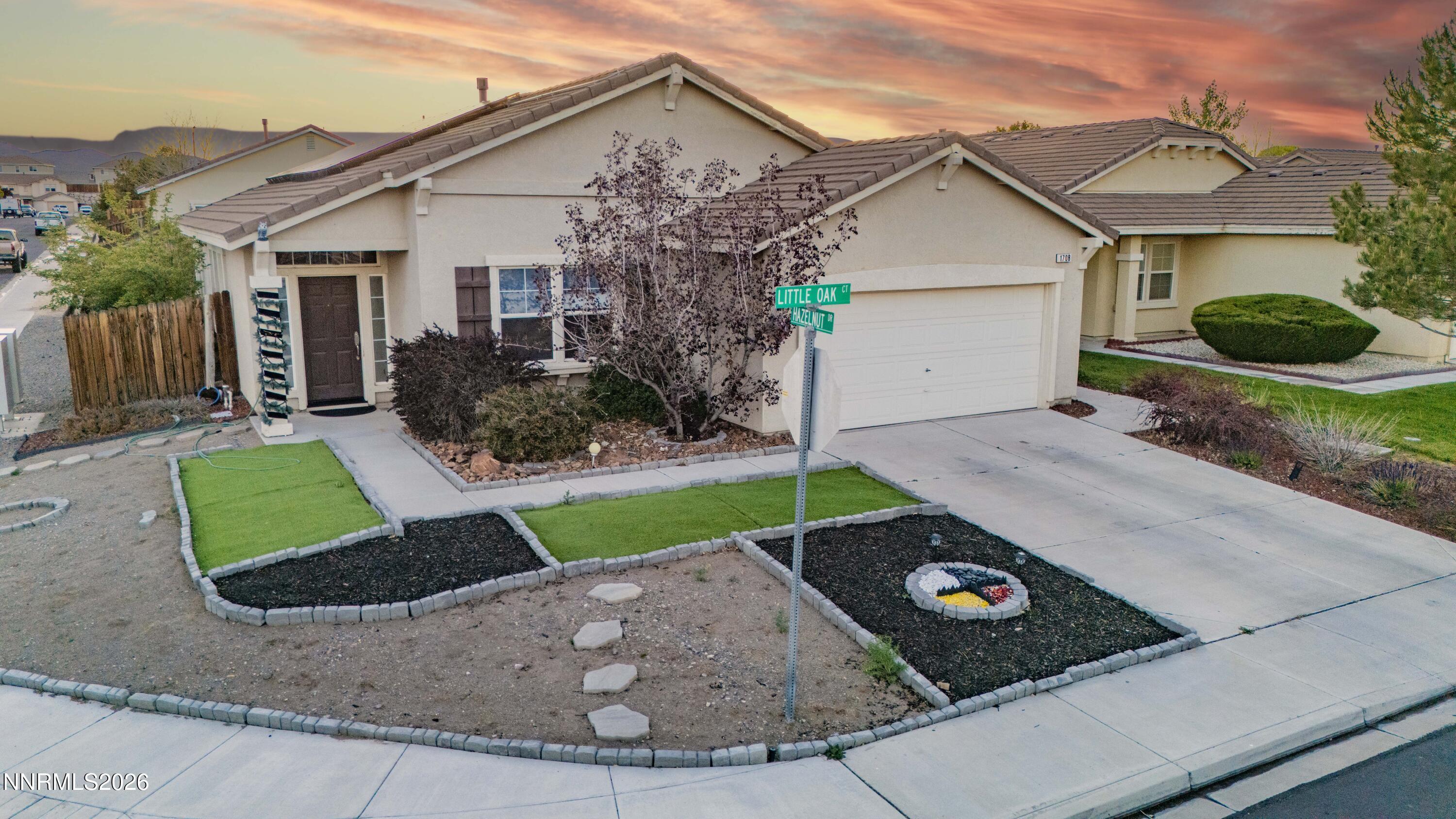 Image 1: house 13 (1)