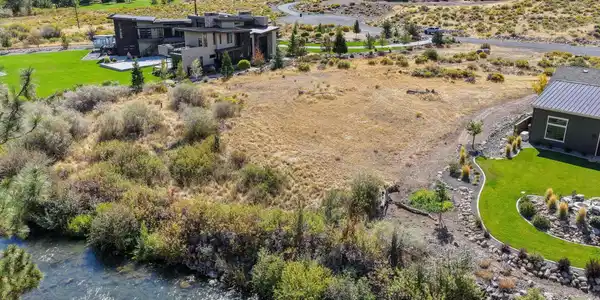 Image 2: 375-River-Pines-Drive-13
