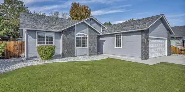 Image 2: 3-web-or-mls-1558-divot-rd