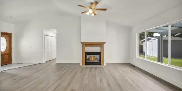 Image 4: 35-web-or-mls-1558-divot-rd