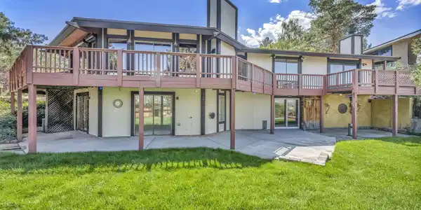 Image 4: 9-web-or-mls-2045-driscoll-dr - Copy
