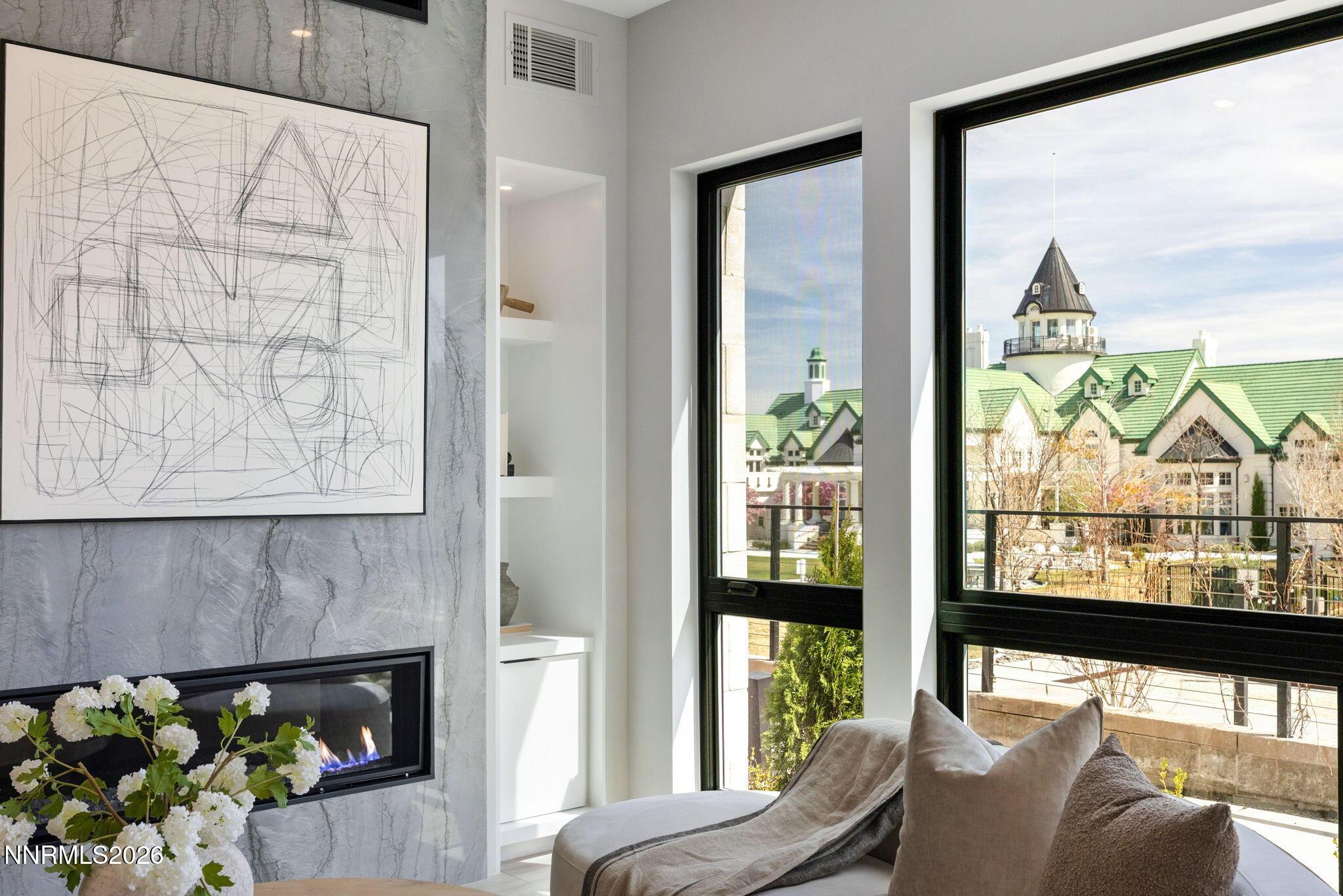 Image 2: 54-web-or-mls-84 Caballada St -55