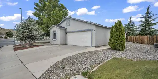 Image 2: 2-web-or-mls-1146-hushfield-ct