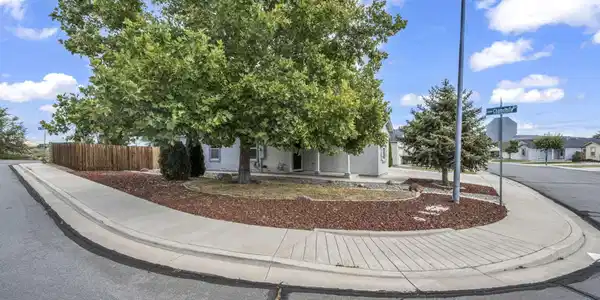 Image 3: 4-web-or-mls-1146-hushfield-ct