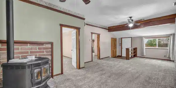Image 2: 40-web-or-mls-614-w-3rd-st
