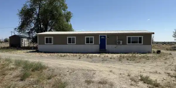 3910 Brewster Lane