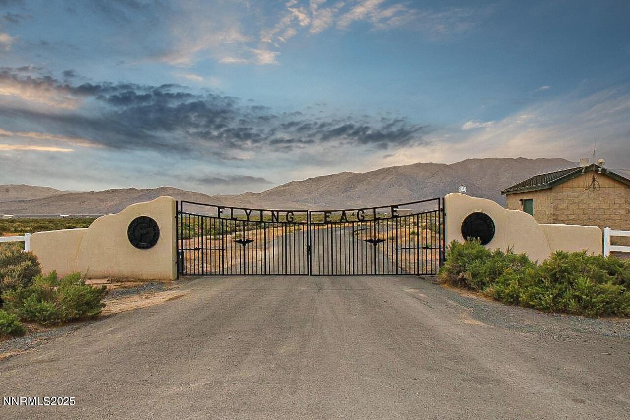 Image 4: Flying Eagle Gates Entry