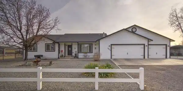 2875 Horseshoe Lane