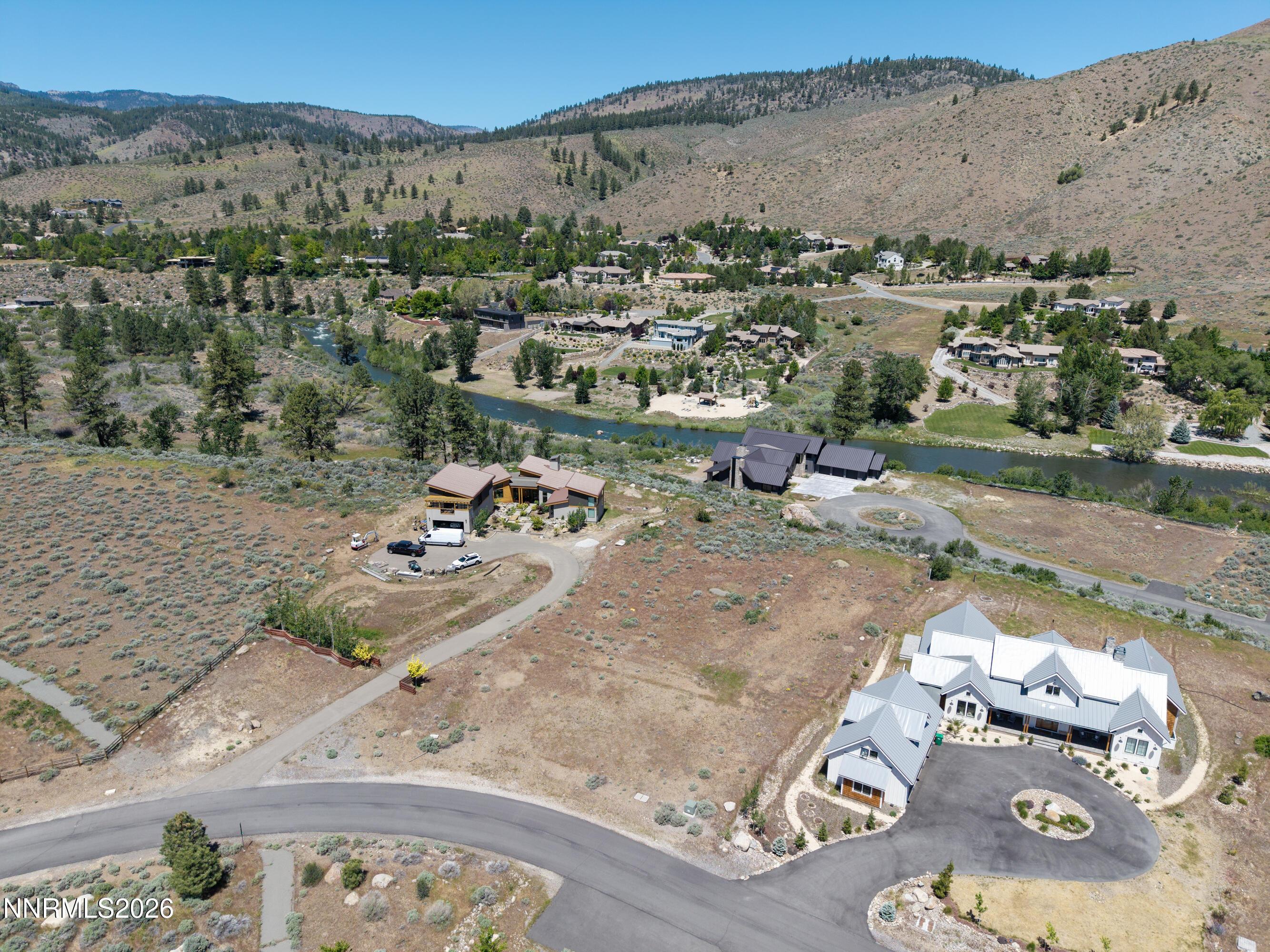 Image 2: RiverPines421-008