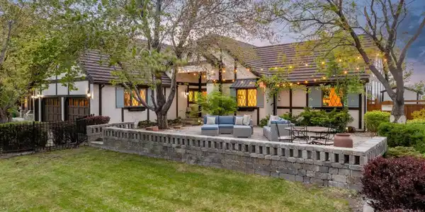 2200 Greensburg Circle