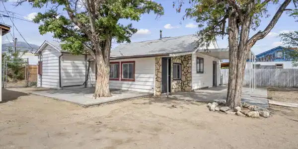 885 I Street
