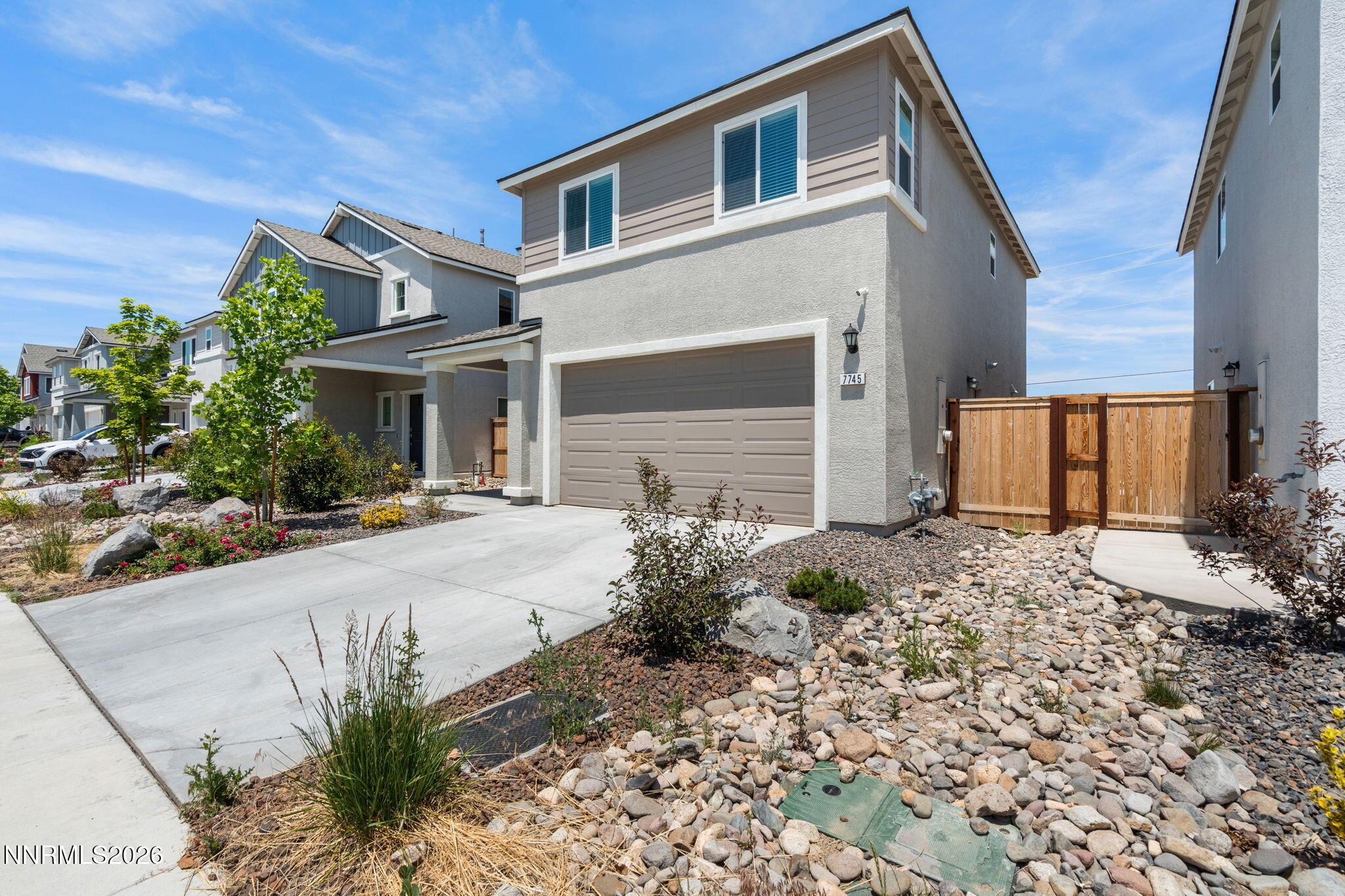 Image 3: Front 3