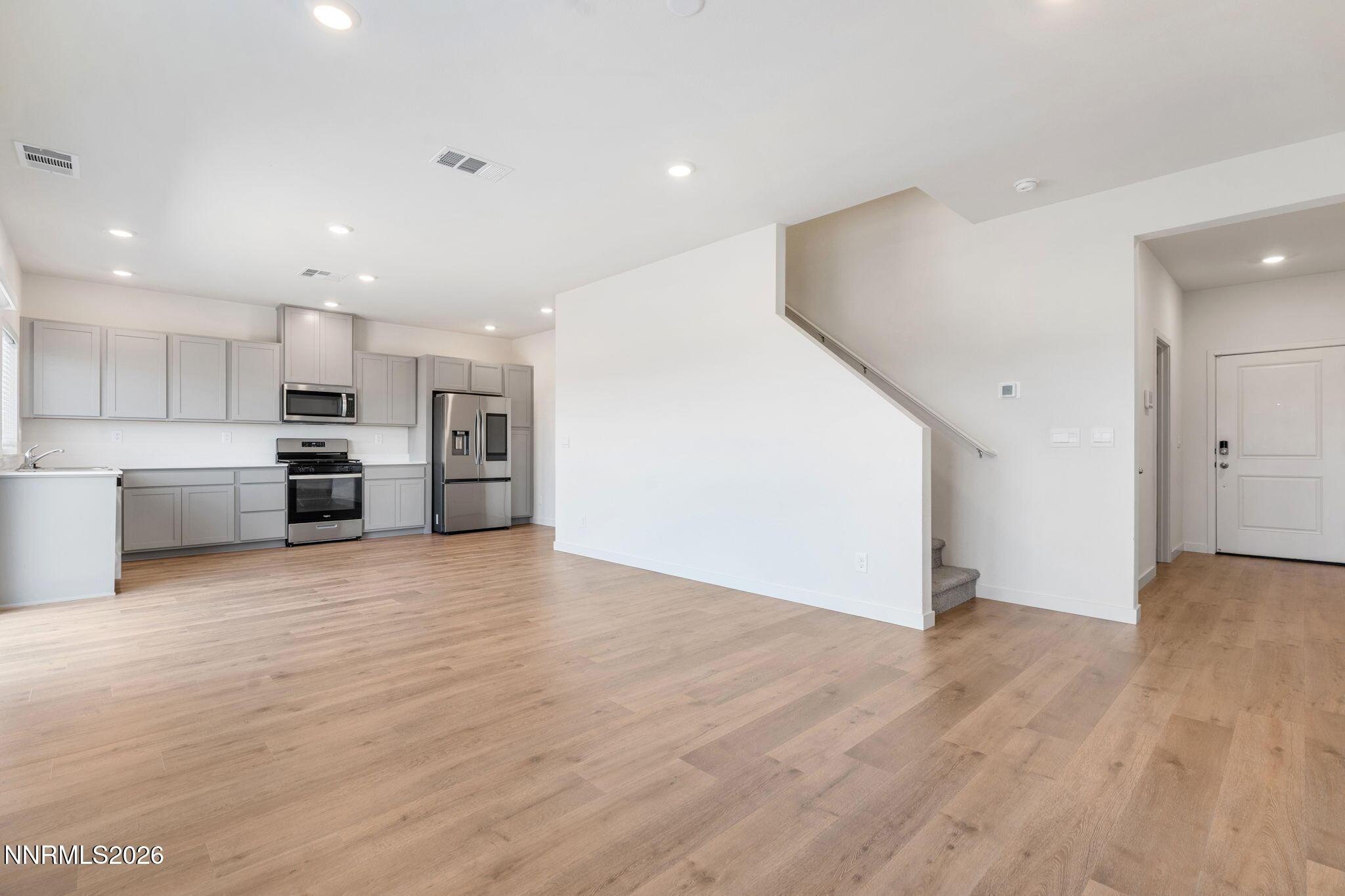 Image 4: great room