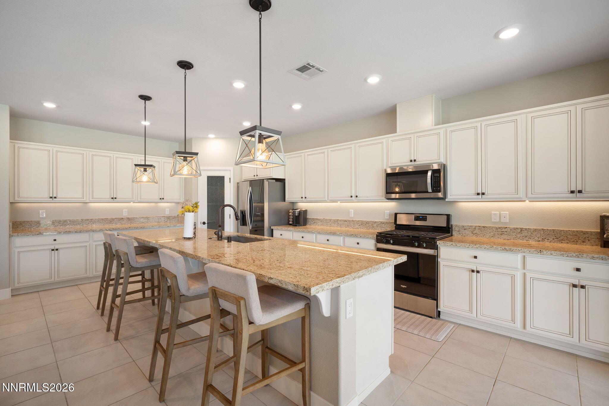 Image 3: kitchen