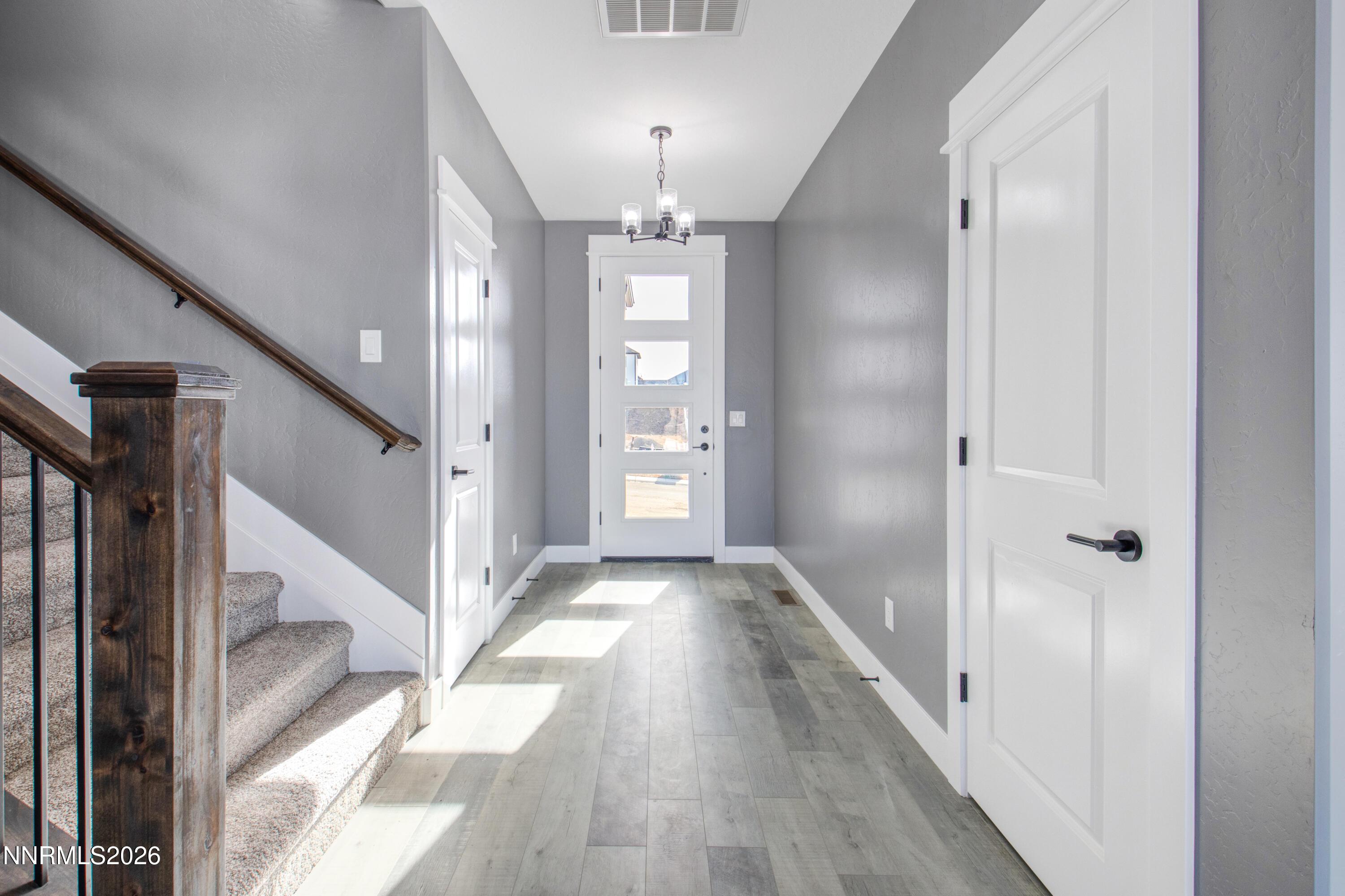 Image 2: 2073 Eagle Ridge-6