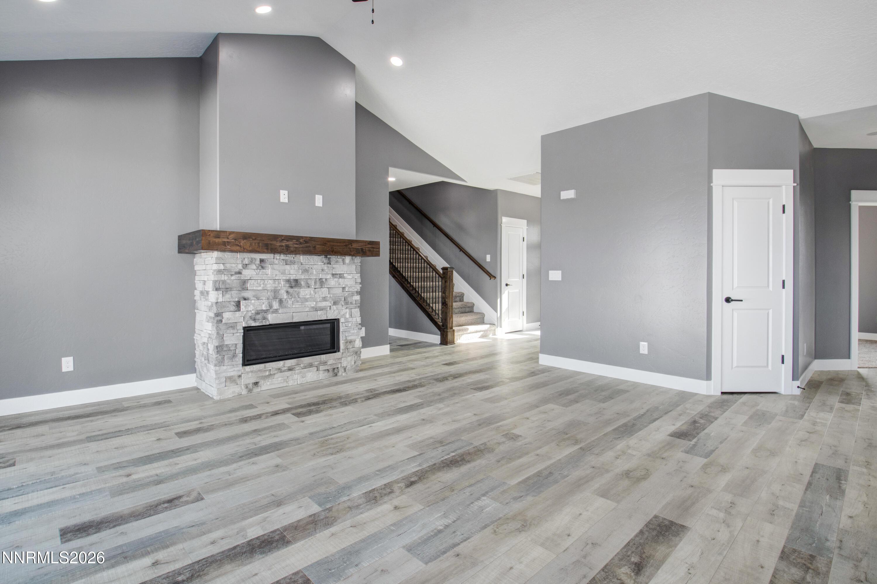 Image 4: 2073 Eagle Ridge-4
