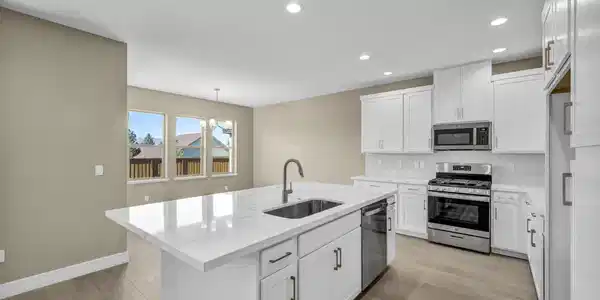 Image 2: 43-web-or-mls-515-bayonne-ave