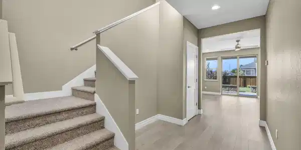 Image 3: 50-web-or-mls-515-bayonne-ave