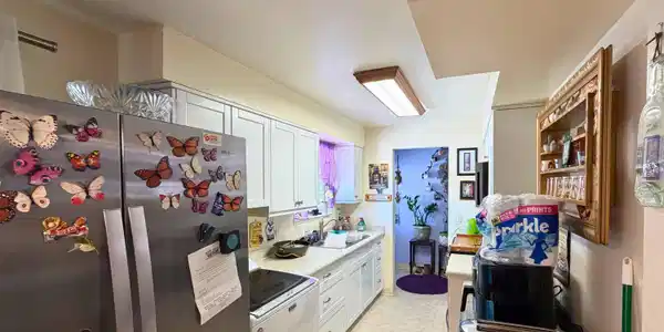 Image 2: kitchen