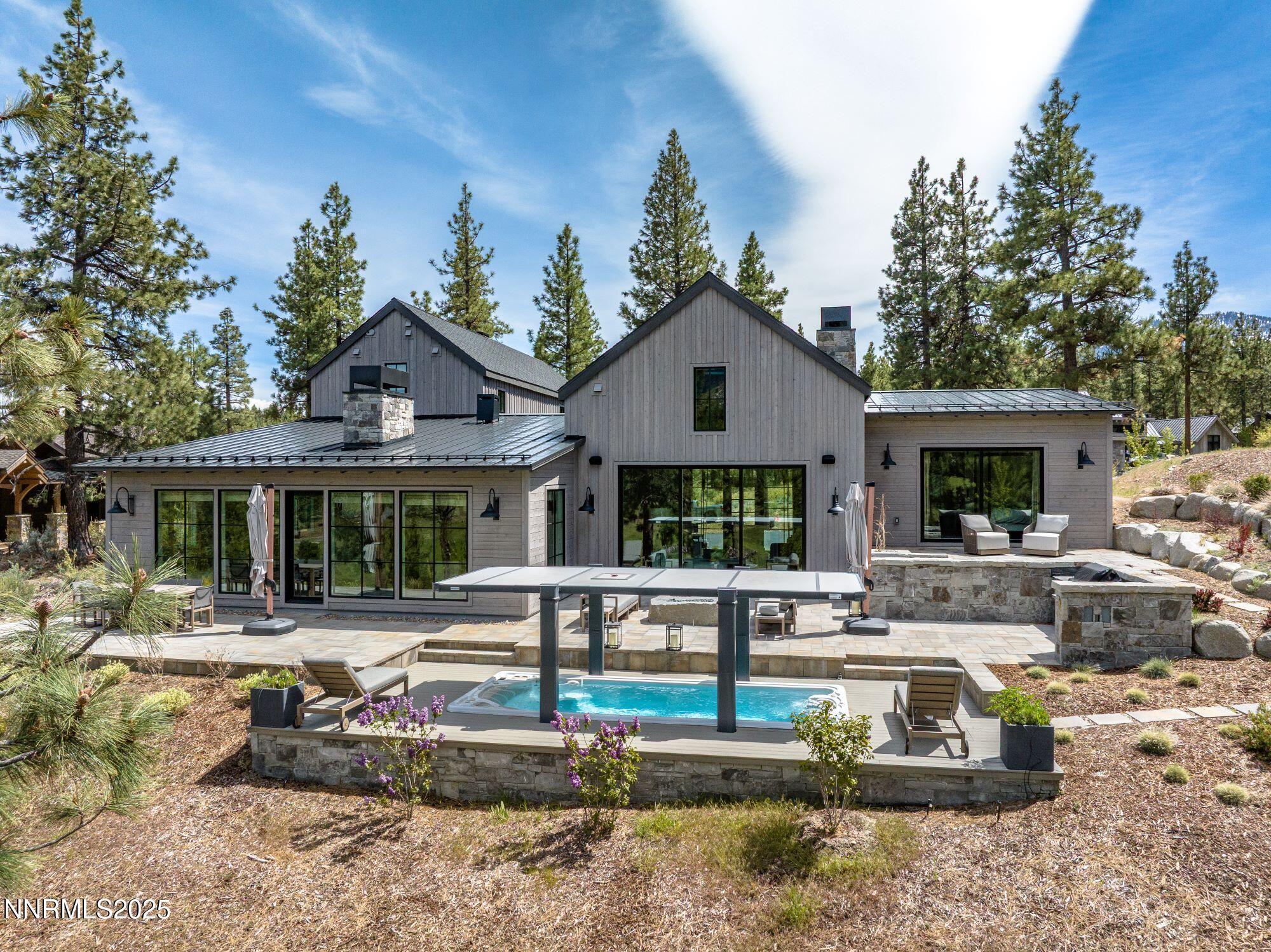 Image 4: Backyard