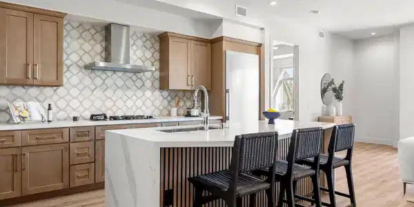 Image 3: Kitchen