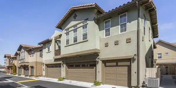 1915 Sea Horse Road