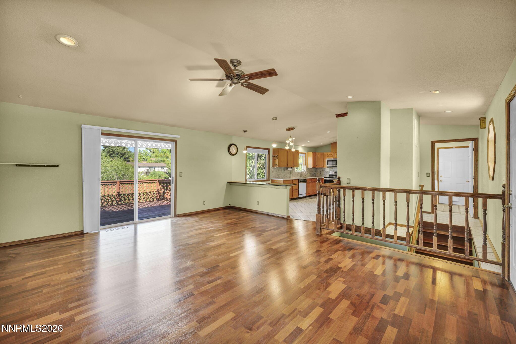 Image 2: Living Room 1