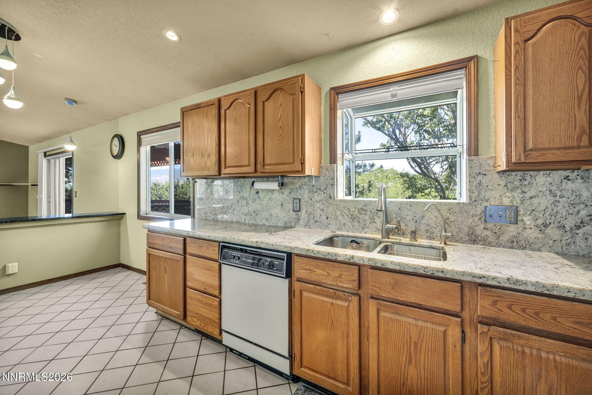 Image 4: Kitchen 3