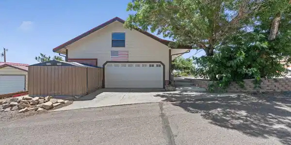 Image 4: 4-web-or-mls-E Street (4 of 76)