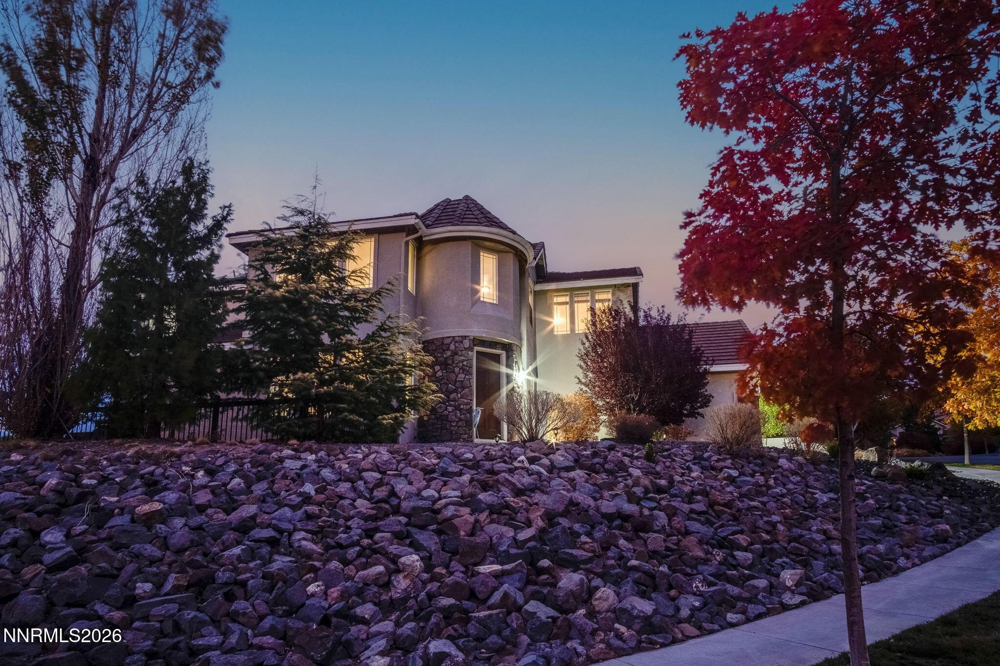Image 2: 2-web-or-mls-Twilight-14
