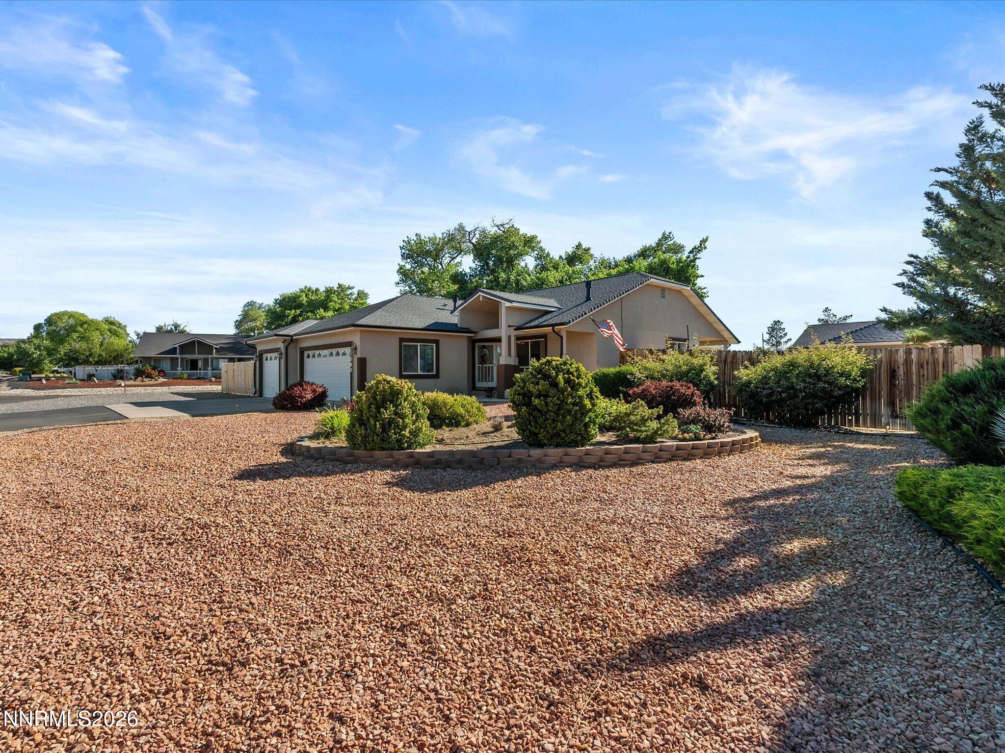 Image 4: 04-1080 Red Rock-103