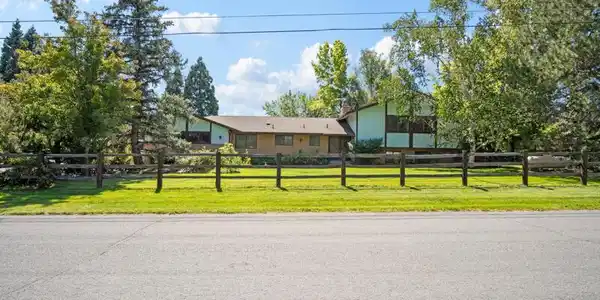 Image 3: 1770 Catalpa Ln (3 of 32)