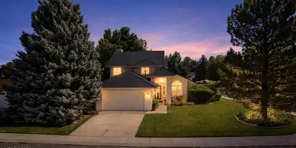 Image 2: 2-web-or-mls-aerial twilight conversion