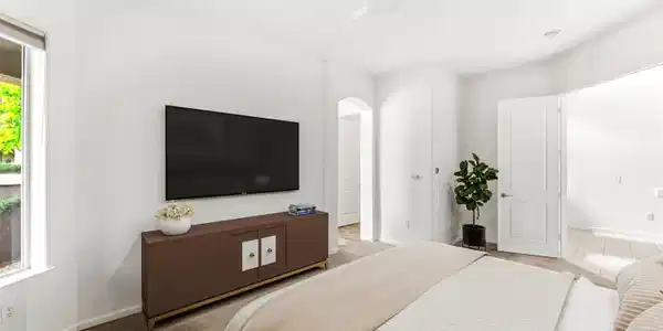 Image 4: Primary Bedroom1