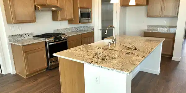 Image 4: Kitchen
