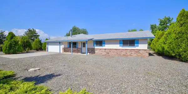 Image 3: 5-web-or-mls-2724 Stewart-5