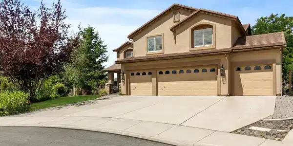 7284 Glenmore Court